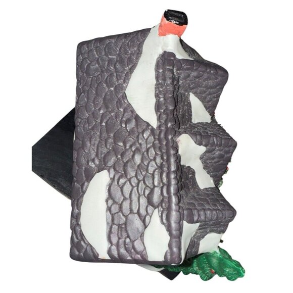 VTG Christmas Valley Collectors Porcelain House W/ Pine 1995 Philippines Made - Picture 7 of 11